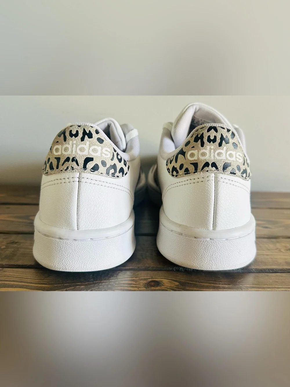 Adidas Women’s Grand Court FW9779 White Cheetah Low Top Sneakers Shoes Size 8